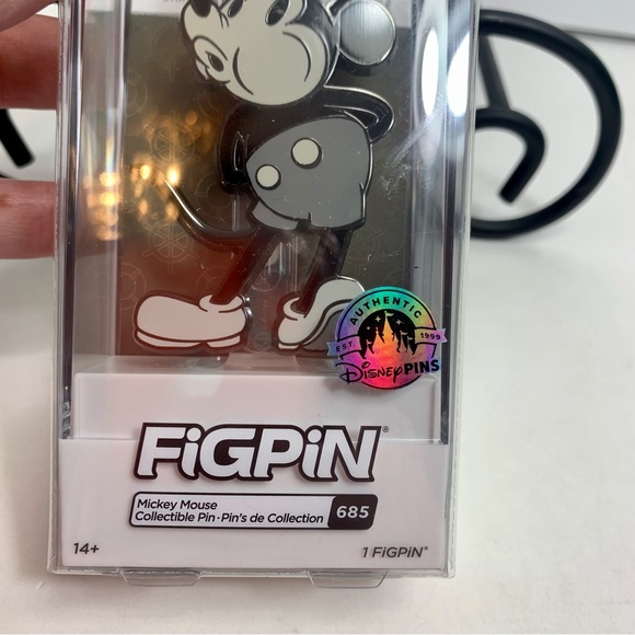 NWT. Disney Steamboat Willie Mickey Mouse FiGPin. Limited release #685. - Picture 2 of 6
